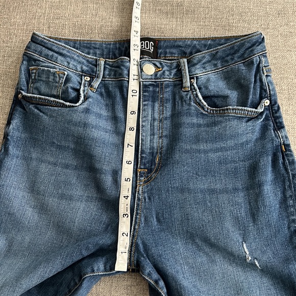 BDG Twig High-Rise Distressed Jeans - Picture 10 of 10